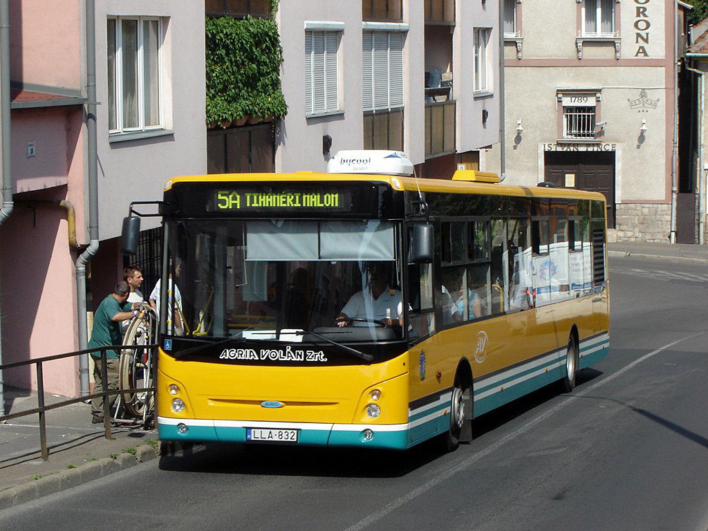 Az esélyegyenlőség jegyében - a hazai alacsonypadlós buszok fejlődése 19 1 3