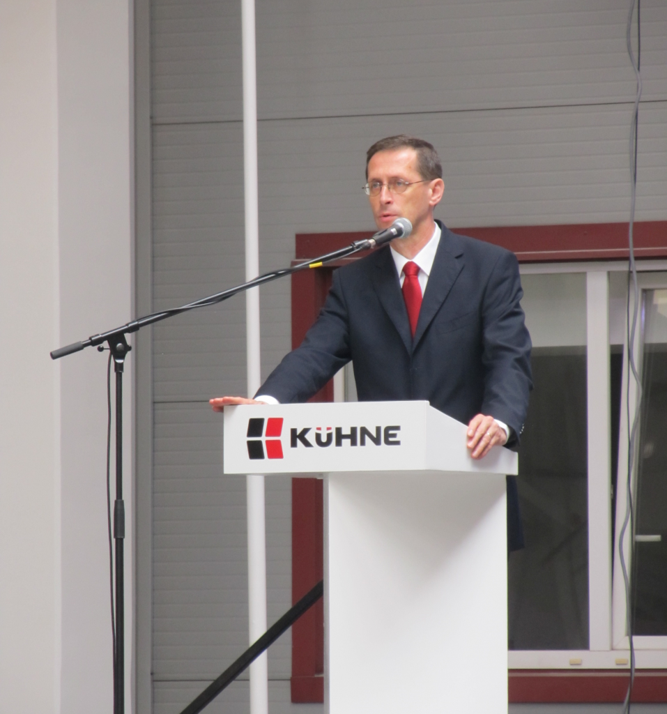 Átadták a Kravtex-Kühne Csoport új autóbuszgyártó csarnokát 3 IMG 6434k