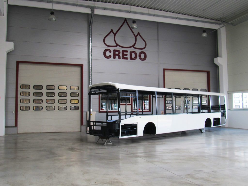 Átadták a Kravtex-Kühne Csoport új autóbuszgyártó csarnokát 4 IMG 6450b