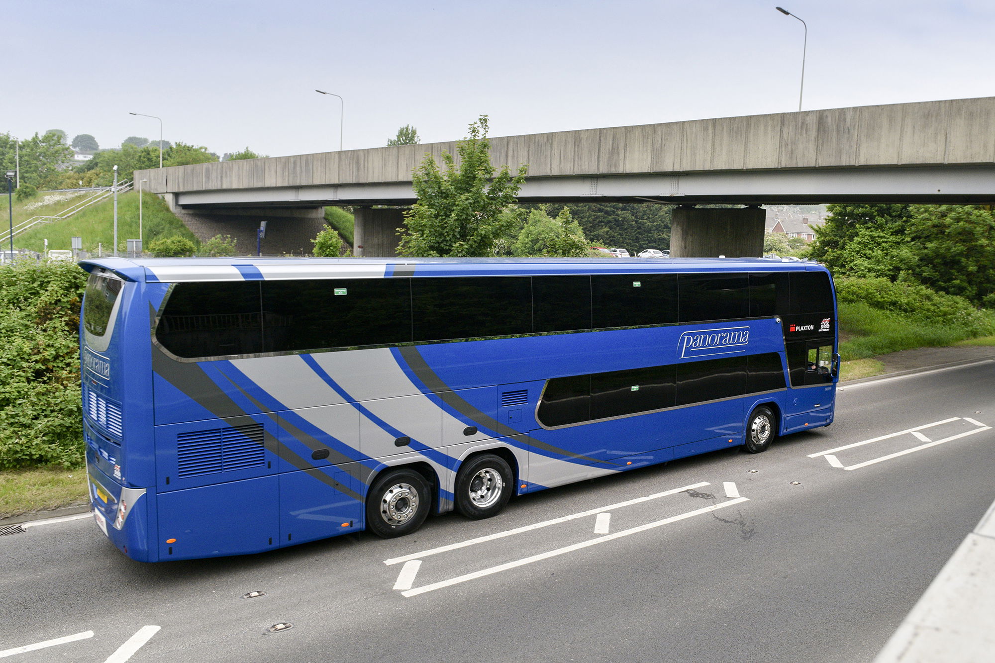 Két új modellel erősít a Plaxton 4 panorama 4 cikkbe