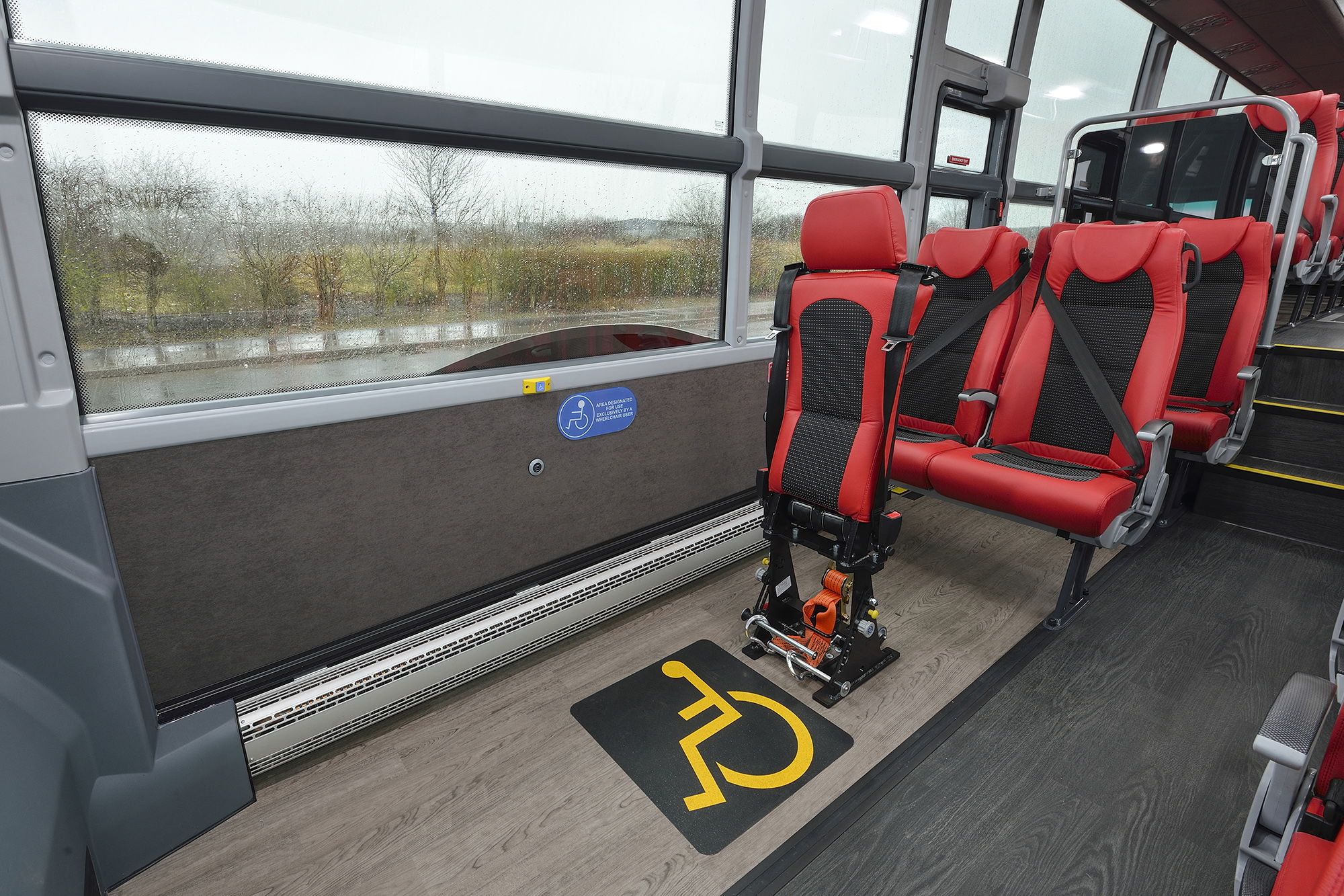 Két új modellel erősít a Plaxton 13 panther le 7 cikkbe