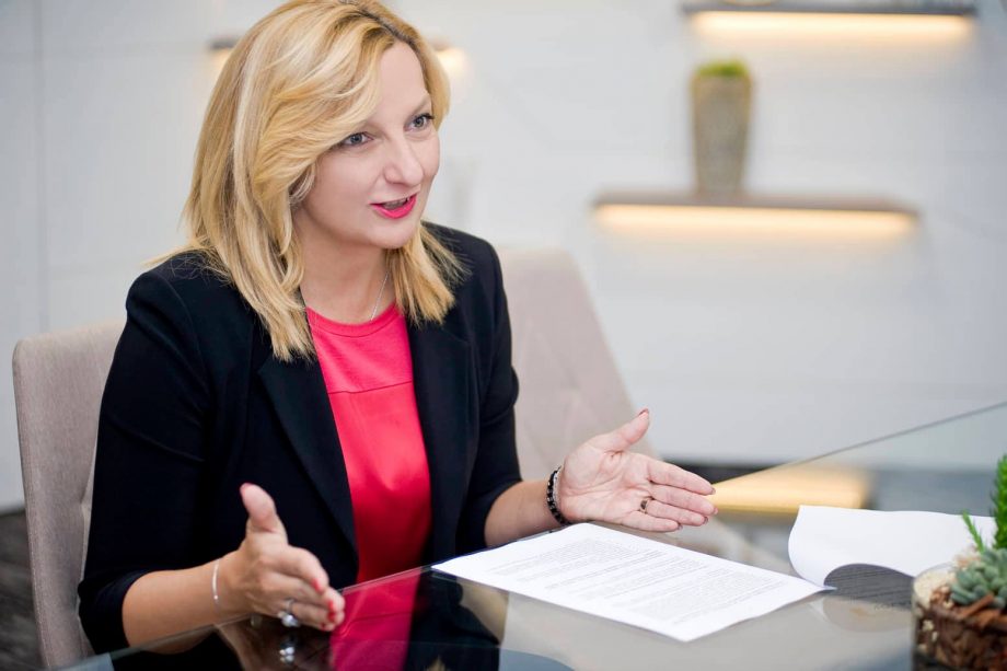 74231827 1767388656729774 1153562893547995136 n