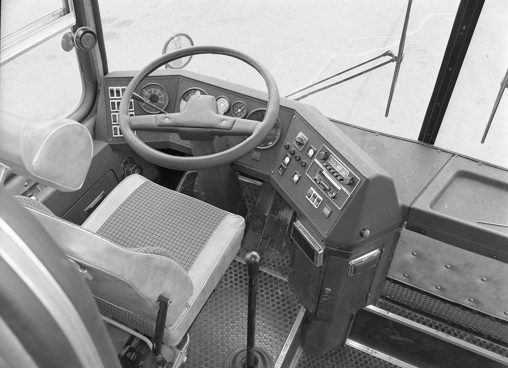 A biztonság mindenek felett - az Ikarus 270 története 8 75067 07R