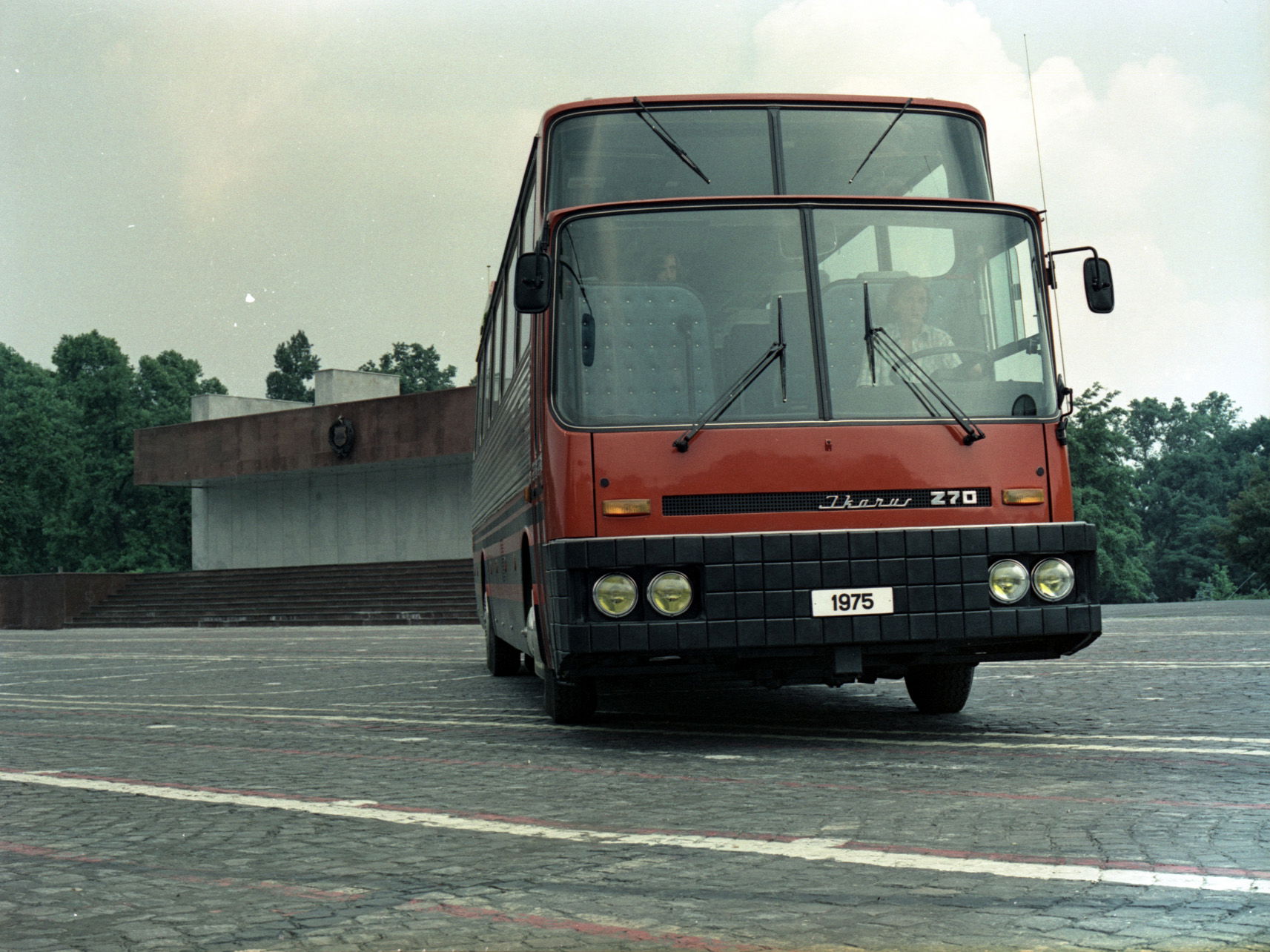 A biztonság mindenek felett - az Ikarus 270 története 6 75069 04