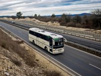 Koronavírus: ingyen utazhatnak az egészségügyi dolgozók és a látássérültek a Volánbusz járatain is