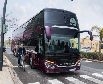 Utólagosan beszerelhető holttérfigyelő rendszert kínál a Daimler