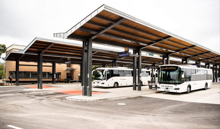 Átadták az esztergomi buszállomást