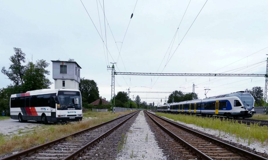 Vargha Tamás az ITM-hez fordult a megszüntetett buszjáratok ügyében