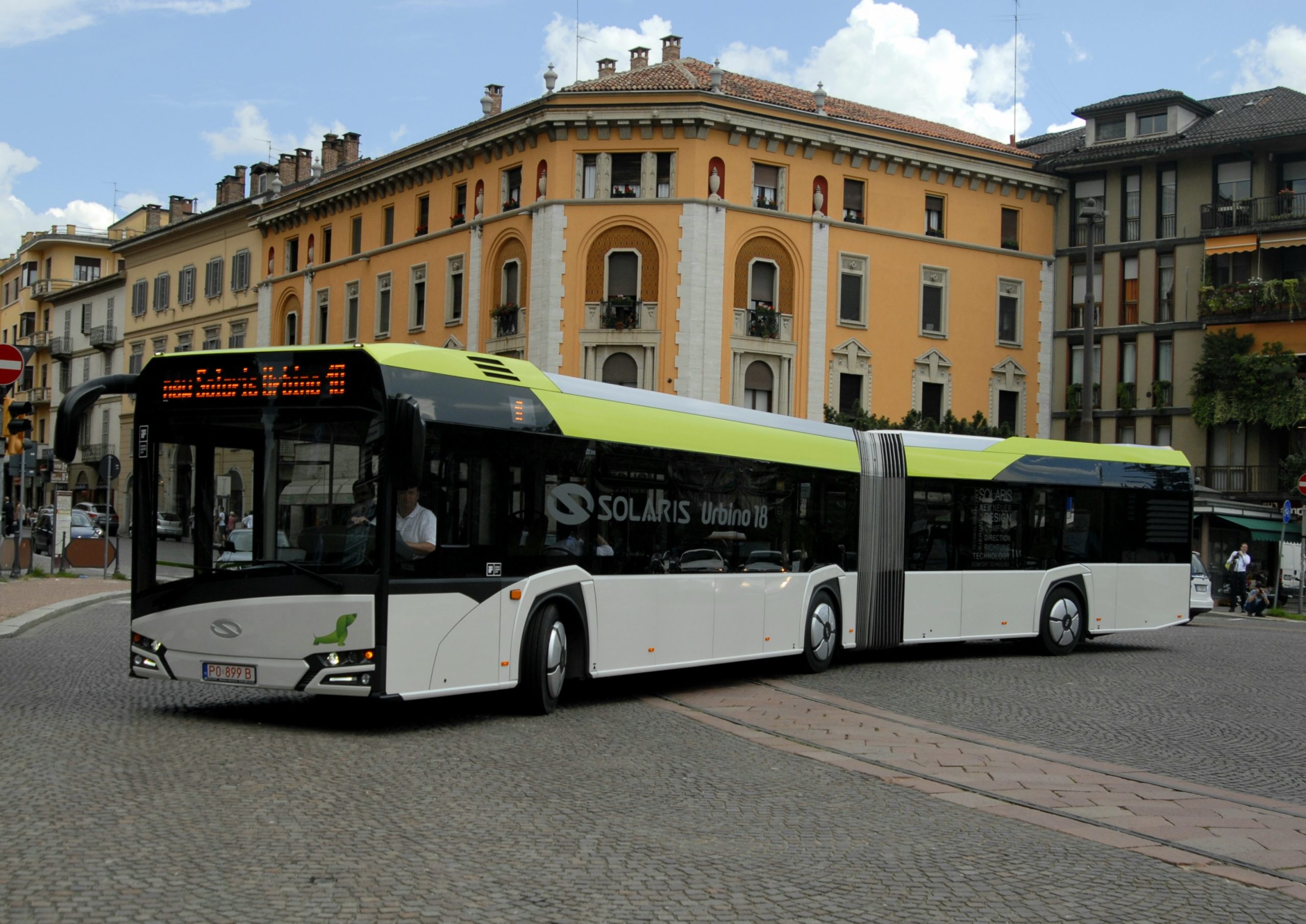 A Solaris 120 darab csuklós Urbinót szállít Jeruzsálembe 2 20200828 175237 scaled