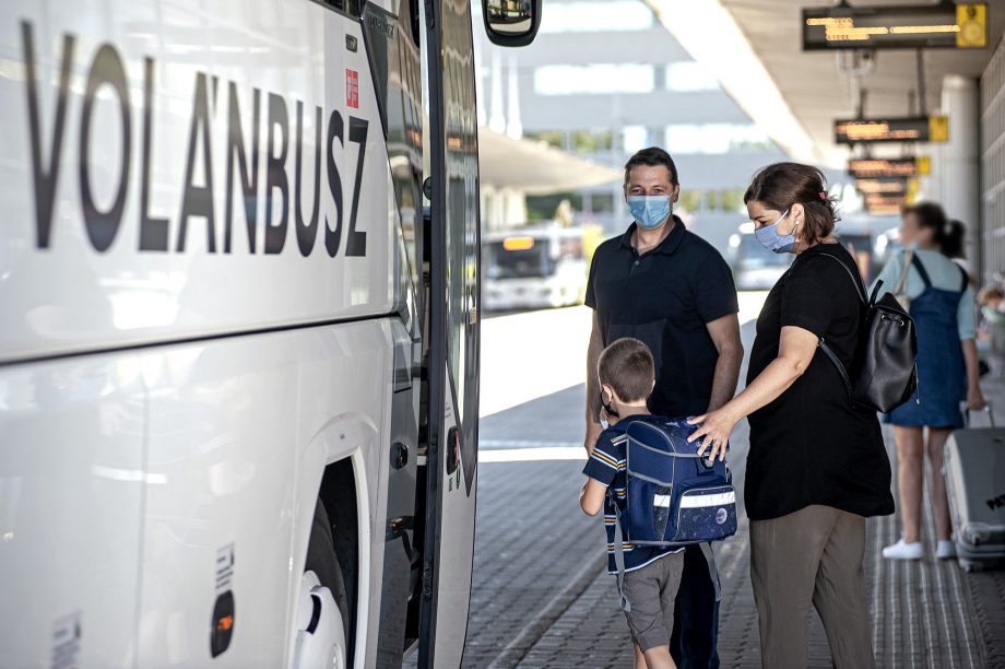 Volánbusz: mától kizárhatók az utazásból azok, akik nem viselnek maszkot