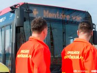 Az OMSZ kérésére ezentúl a járművek kijelzőivel is segíti a BKK a mentők munkáját