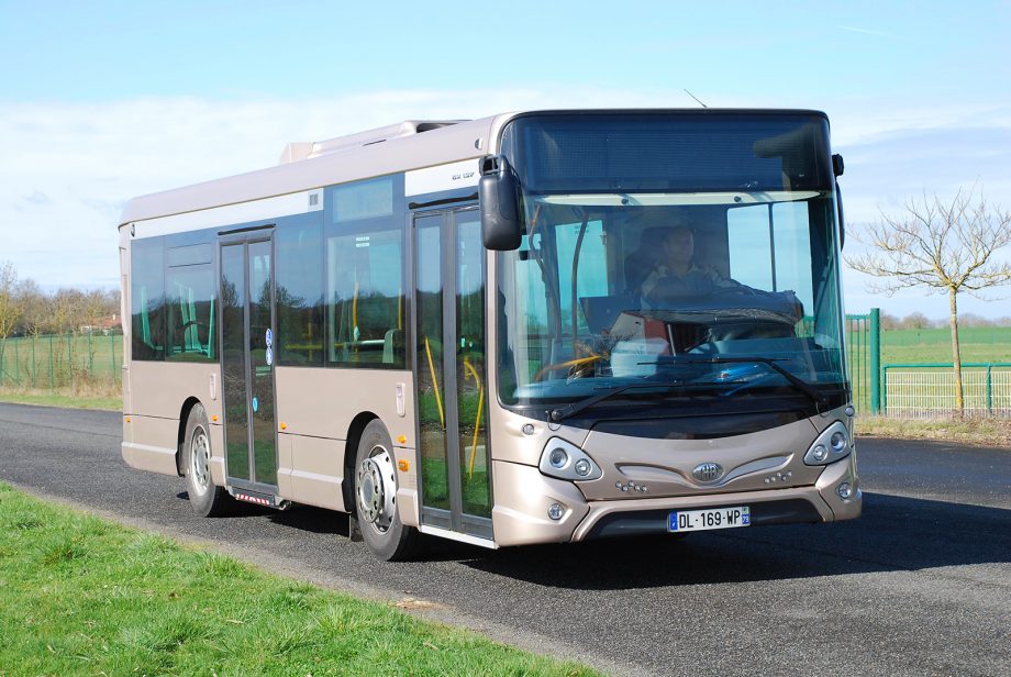 Elkészült az ezredik Heuliez GX 137 midibusz 1 GX 137 cimlapkep 1