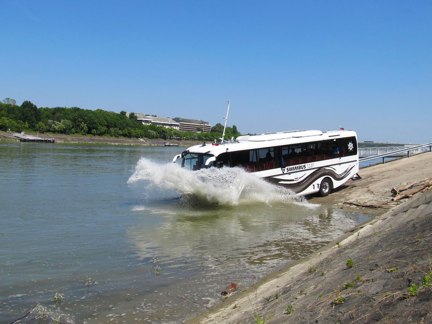 Csobbanjunk egyet! - Swimbus SB-12.01 bemutató 9 IMG 4637 cikkbe