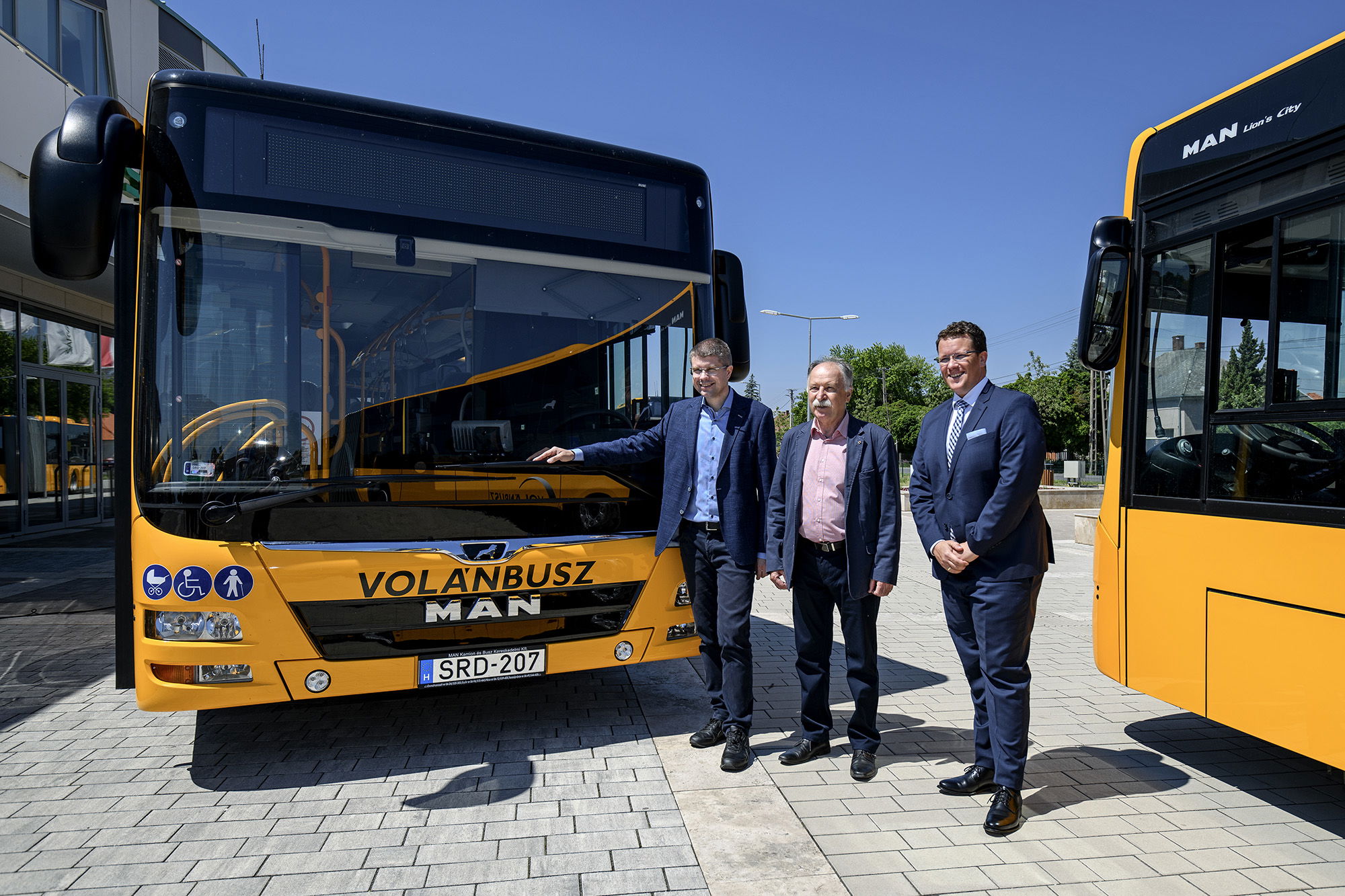 Sarvar Volanbusz csuklos 20210608 05 Agh Peter Kondora Istvan Pafferi Zoltan