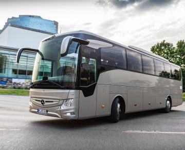 Teherautó- és buszgyártó részlegének 35%-át tartaná meg a Daimler AG