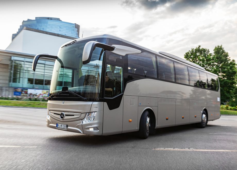 Teherautó- és buszgyártó részlegének 35%-át tartaná meg a Daimler AG