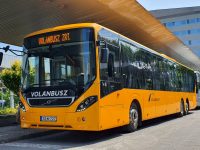 Volvo Buses: 2021 negyedik negyedévében 50 darab 8900-ast adunk át a Volánbusznak