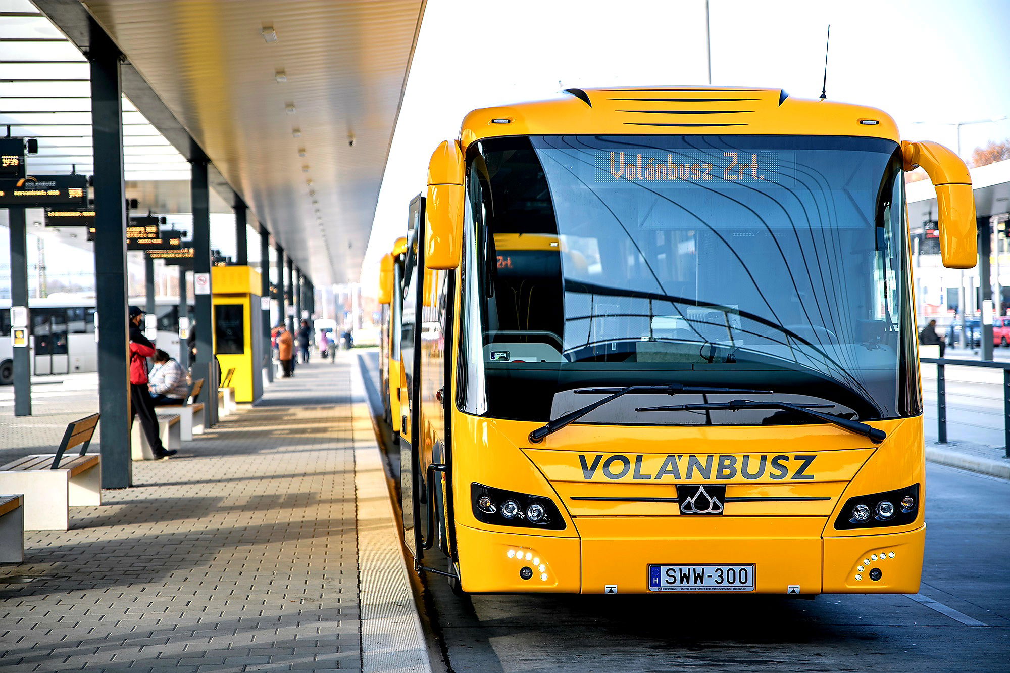 Tíz százalékkal növekednek a bérek január 1-jétől a MÁV-Volán-csoportnál