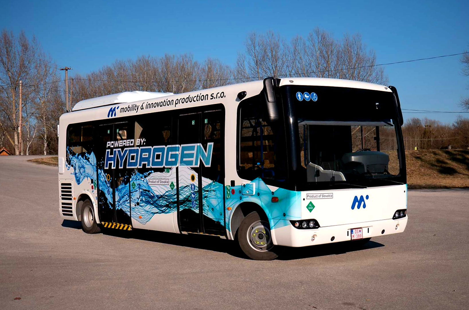 Kompozit karosszériás hidrogénbuszt mutattak be Szlovákiában