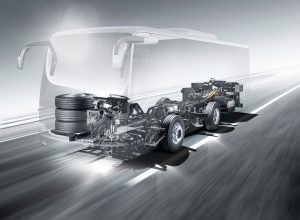 Vezetéstámogató funkciókkal frissül a Mercedes-Benz OC 500 alvázcsalád