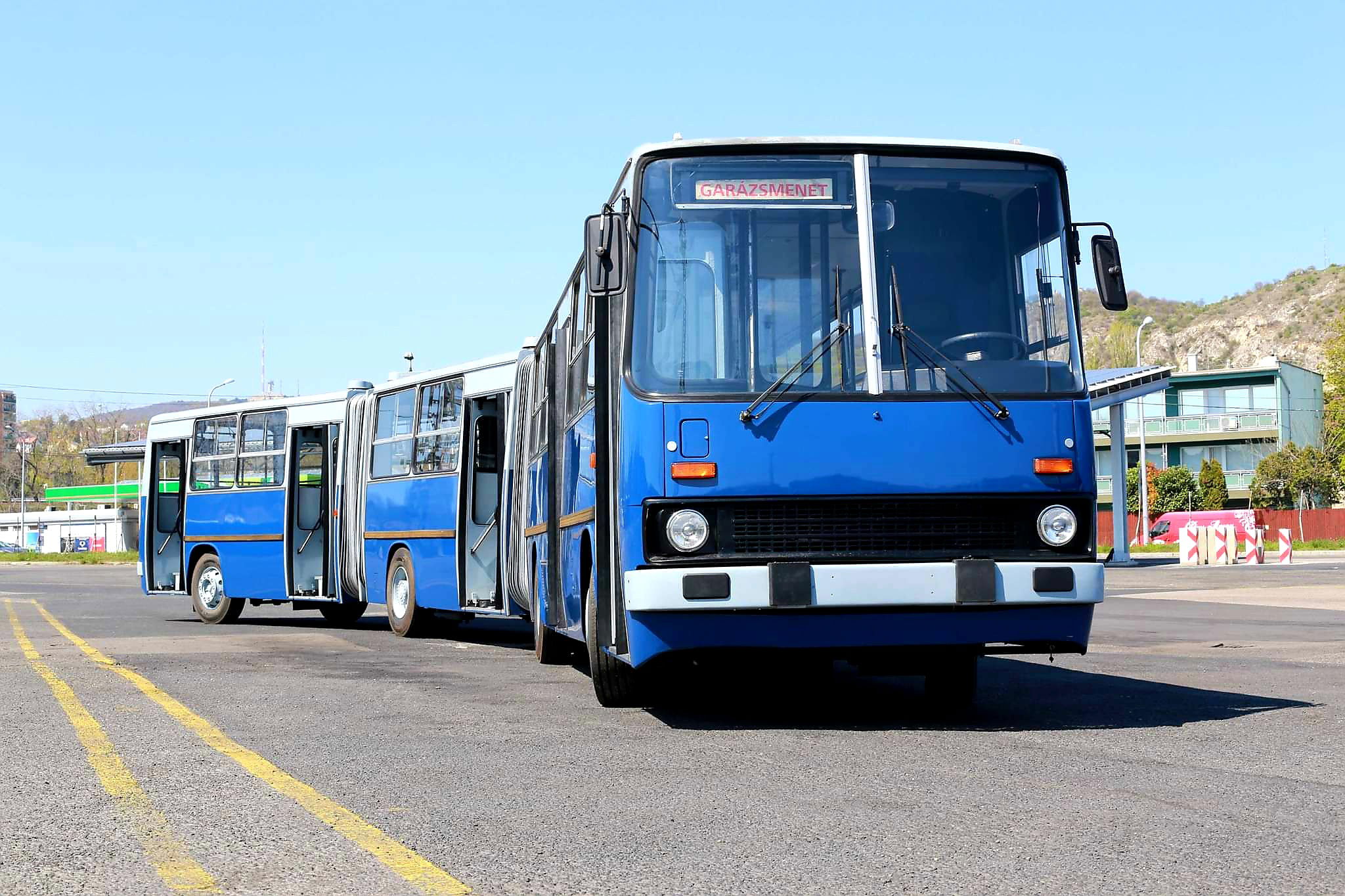 Bemutatkozott a BKV duplacsuklós Ikarusa