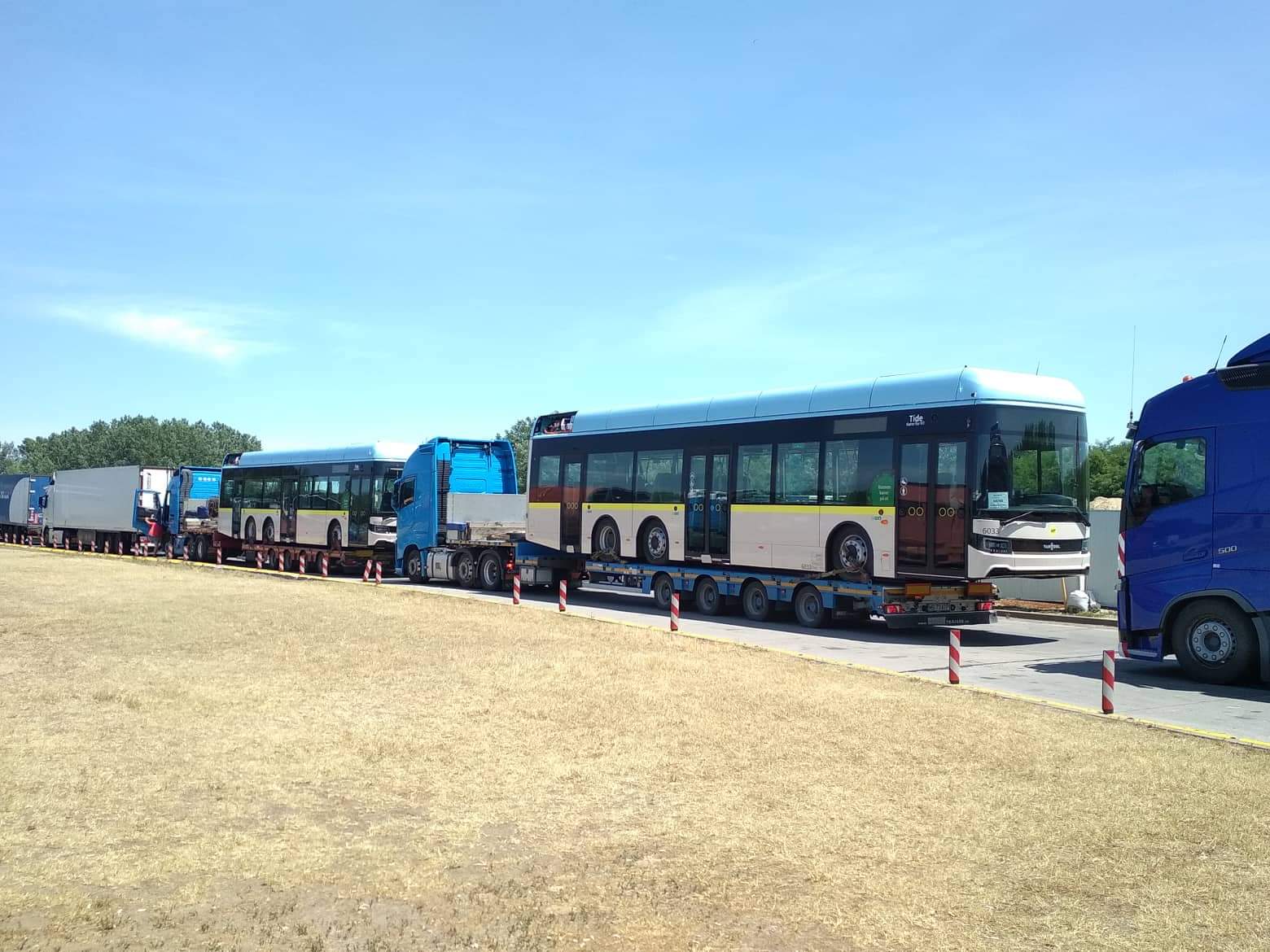 Röszkén kapták lencsevégre a Tide Bus Danmark vadonatúj Van Hool A13-asait 2 received 434644071845702