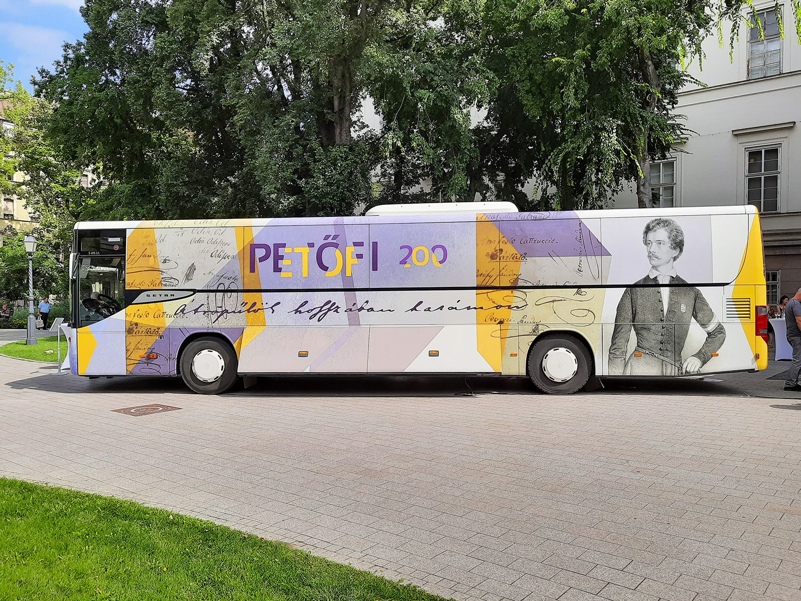 Buszos vándorkiállítás indul Petőfi Sándor születésének 200. évfordulójára 7 20220830 120509b