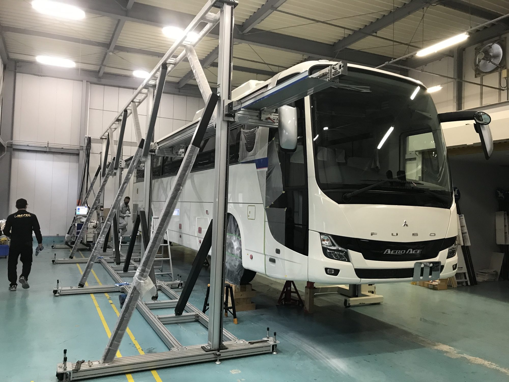 Karosszérianyomtató és buszfelújító üzletággal bővít a Mitsubishi Fuso