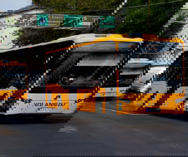 Akár 15%-os béremelésre is számíthatnak idén az állami közszolgáltatók munkavállalói