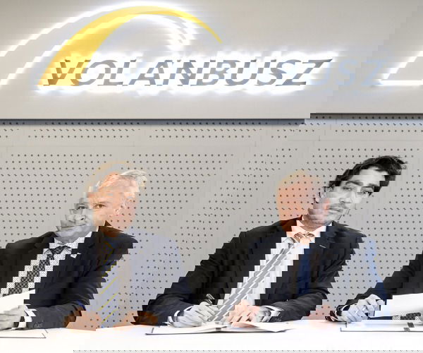 Megszületett a megállapodás a Volánbusz és a SZAKSZ között – elmarad a sztrájk