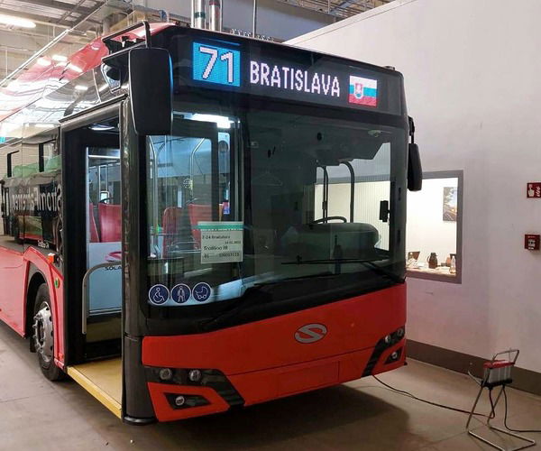 Elkészült az első pozsonyi duplacsuklós Trollino karosszériája