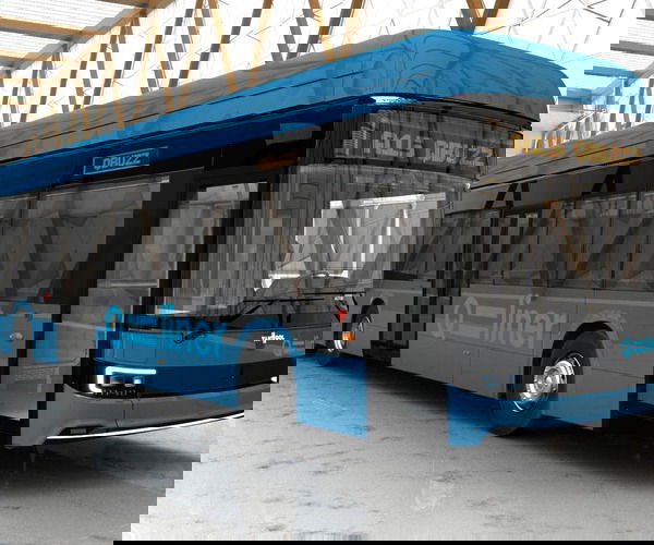 Tizenöt méteres low entry villanybusz érkezik a Van Hool kínálatába