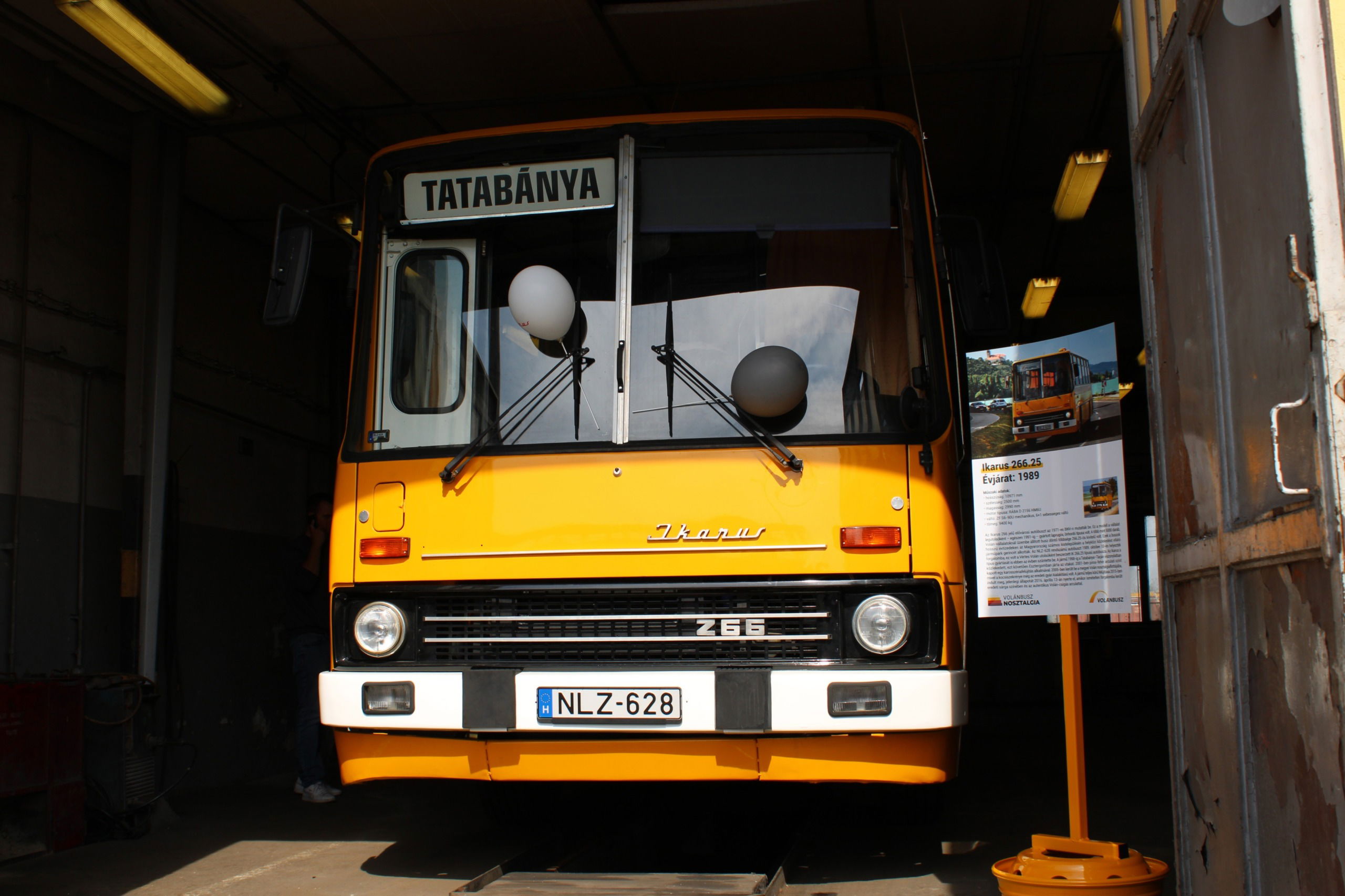 A Volánbusz hatvani Retró Napján debütál a cég felújított Ikarus 30-asa és az LKK Centrumbusza 4 20220430100634 IMG 0081 1