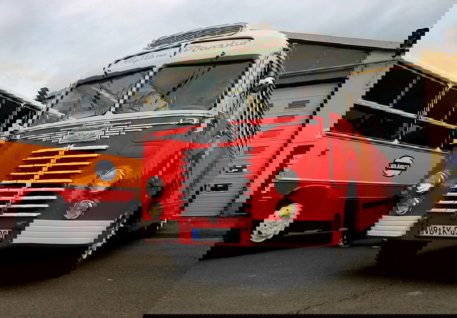 Hatvanban ünnepelte a 70. születésnapját „Nejlon Piroska”