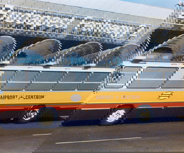 A Volánbusz hatvani Retró Napján debütál a cég felújított Ikarus 30-asa és az LKK Centrumbusza