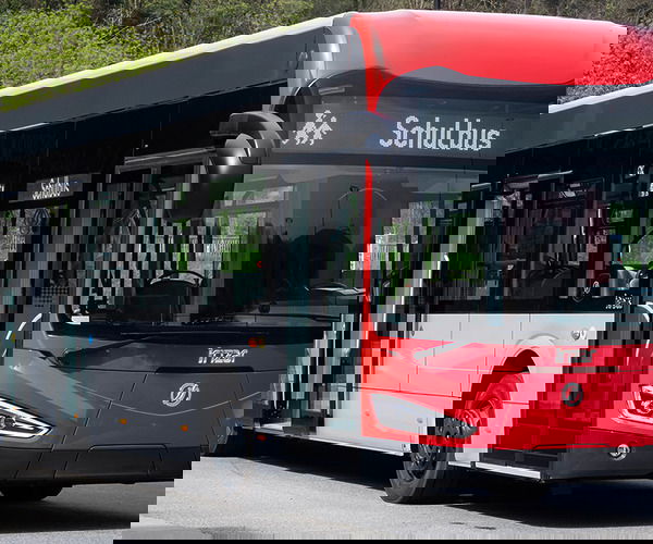 Egy két évvel ezelőtti raktártűzben megsemmisült e-buszait pótolja Düsseldorf