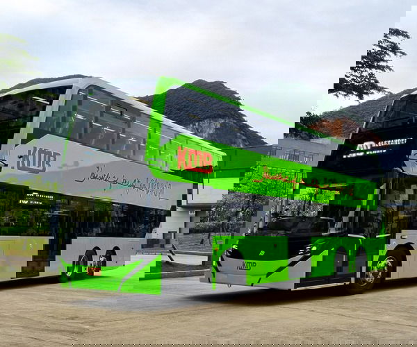 Megérkezett az első újgenerációs Alexander Dennis Enviro500EV emeletes busz Hongkongba