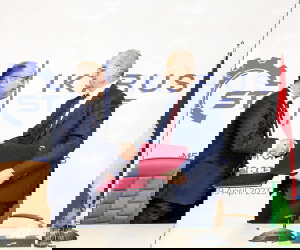 Azerbajdzsánban nyitna összeszerelő üzemet az Ikarus