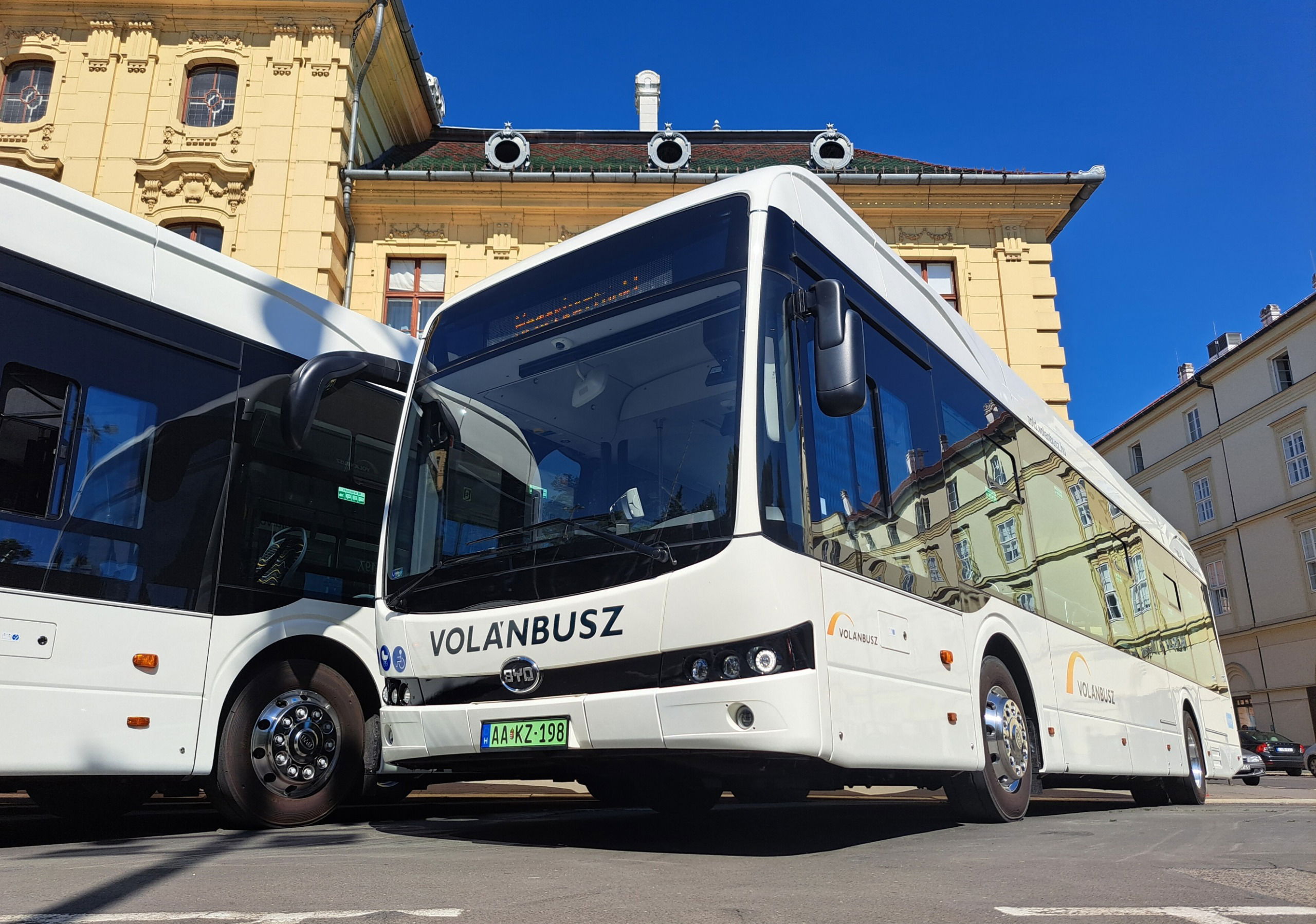 A szegedi kocsik átadásával teljessé vált a Volánbusz elektromos BYD-flottája 4 20230629 095818
