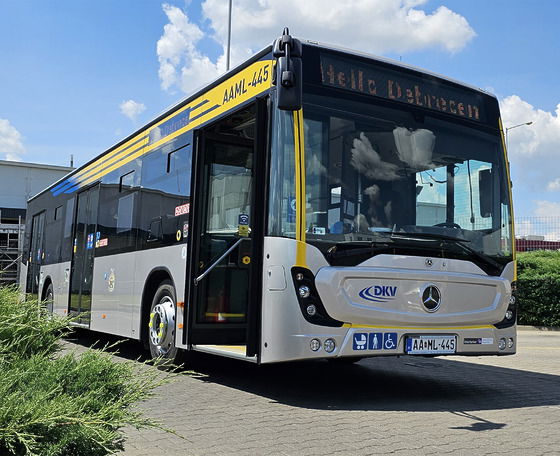 Holnaptól Debrecen útjain a következő tíz új Mercedes-Benz Conecto