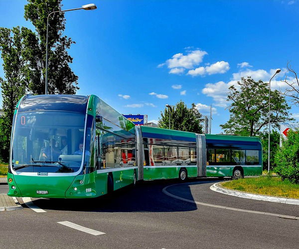 Villamos helyett már duplacsuklós e-buszokban gondolkozik Wiesbaden