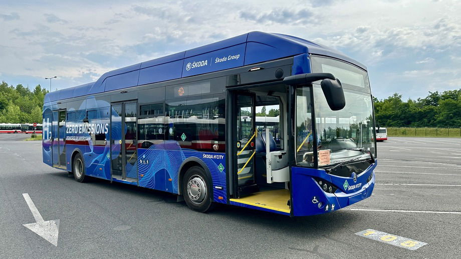 Kétéves tesztre érkezett Prágába a Škoda H’City hidrogénbusza