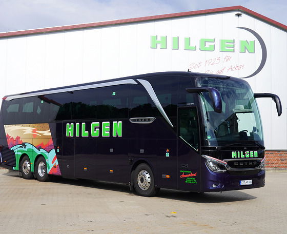 Csúcskategóriás Setra turistabusz a Hilgen-Reisen 100. születésnapjára