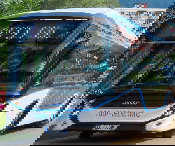 Ismét egy Iveco e-Way tesztbusz turnézik hazánkban