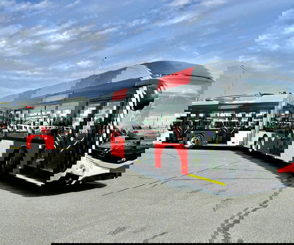 Megkezdheti prágai tesztfutásait a DPP elsőként átadott SOR TNS 18 önjáró trolibusza