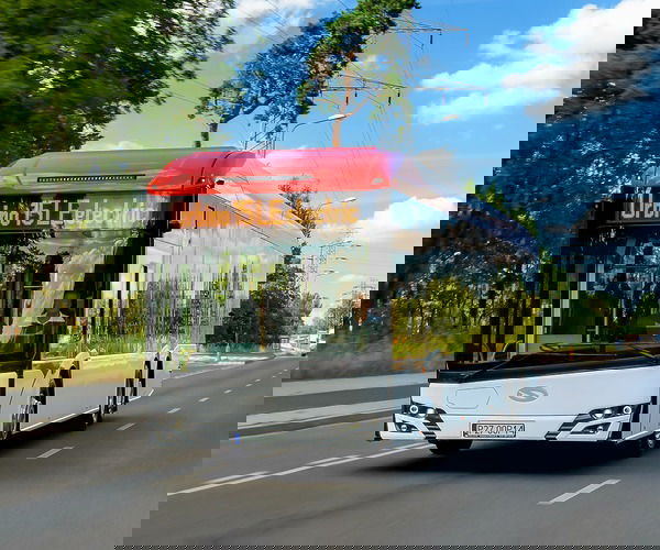 Háromtengelyes villanybuszokra kapott megrendelést a Solaris