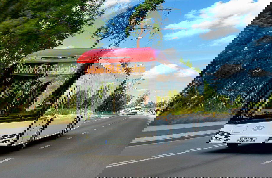 Háromtengelyes villanybuszokra kapott megrendelést a Solaris 1 06 solaris urbino 15 le electric