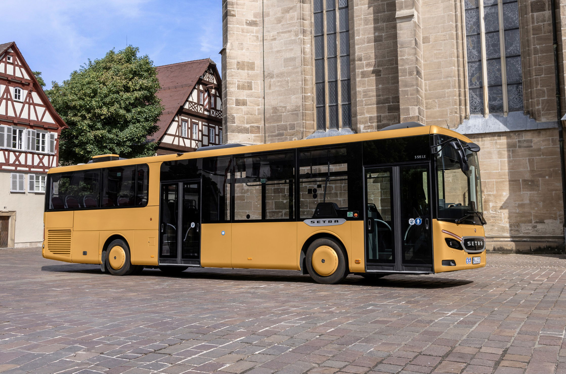 Alacsony belépésű Iveco és Setra autóbuszok is érkezhetnek a Volánbuszhoz 3 23DT123 003
