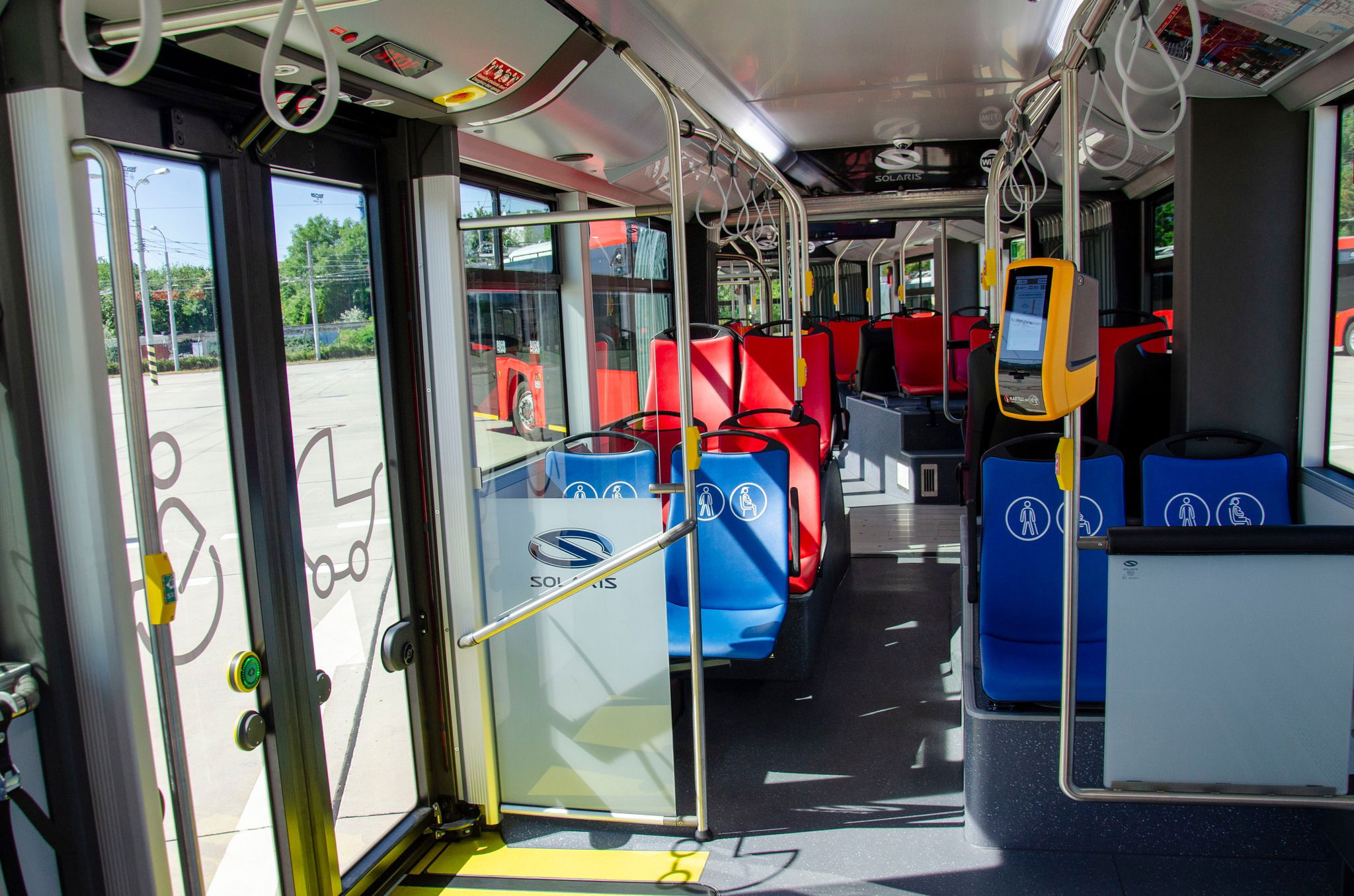 Bemutatkozott Pozsony első 25 méteres trolibusza 3 374189759 633103962265291 375432661016633434 n