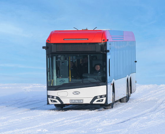 Ötvenöt háromtengelyes Solaris villanybuszt rendelt a svéd Nobina